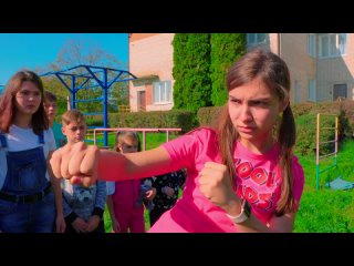 resourceful russians made their own video fighting without rules girls fight over boys (cool teens)