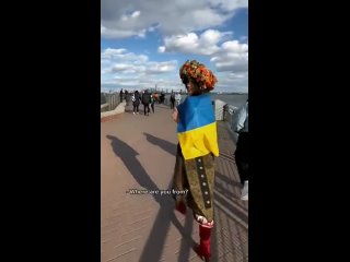 the garneau girl of ukraine came to walk around moscowabad, lifting up all the members of the russians she met