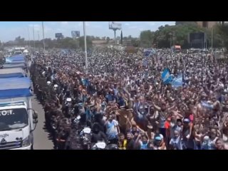crazy scenes as messi and argentina players celebrate in buenos aires together with 5 million fans {19 12 2022}