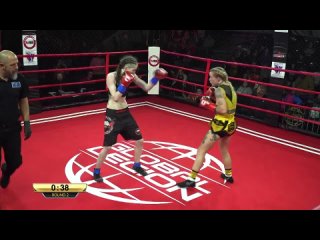 killa bee goes to war inside the quadragon | tay starling makes her pro boxing debut for glfc