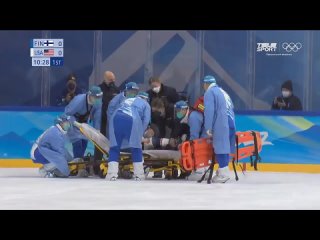 the first stretcher at the olympics an american woman hit her head on the ice. hockey at the 2022 olympics