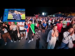 italy england penalty shootout - both fans side by side euro20 {12 07 2021}