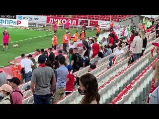 “don’t disgrace spartak” / fans forced the players to come back {08/7/2021}