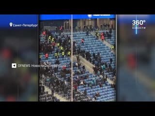 zvs (18) riot police separated zenit and spartak fans at the gazprom arena. their strange tactics were caught on video (16)